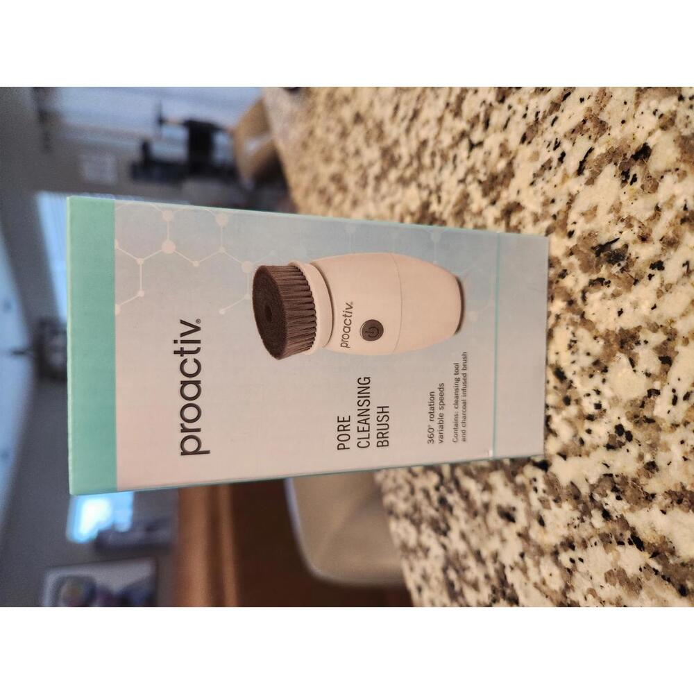 Proactiv Pore Cleansing Brush with Charcoal Bristle Brush Head